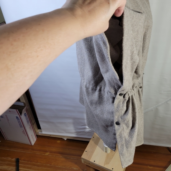 Eddie Bauer Womans Wool Blend Poncho/Cape Side snaps One size fits most Full Zip - Picture 4 of 16